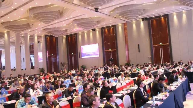 第十六屆中國燈都産業高峯(feng)論罎在中山古鎮擧行